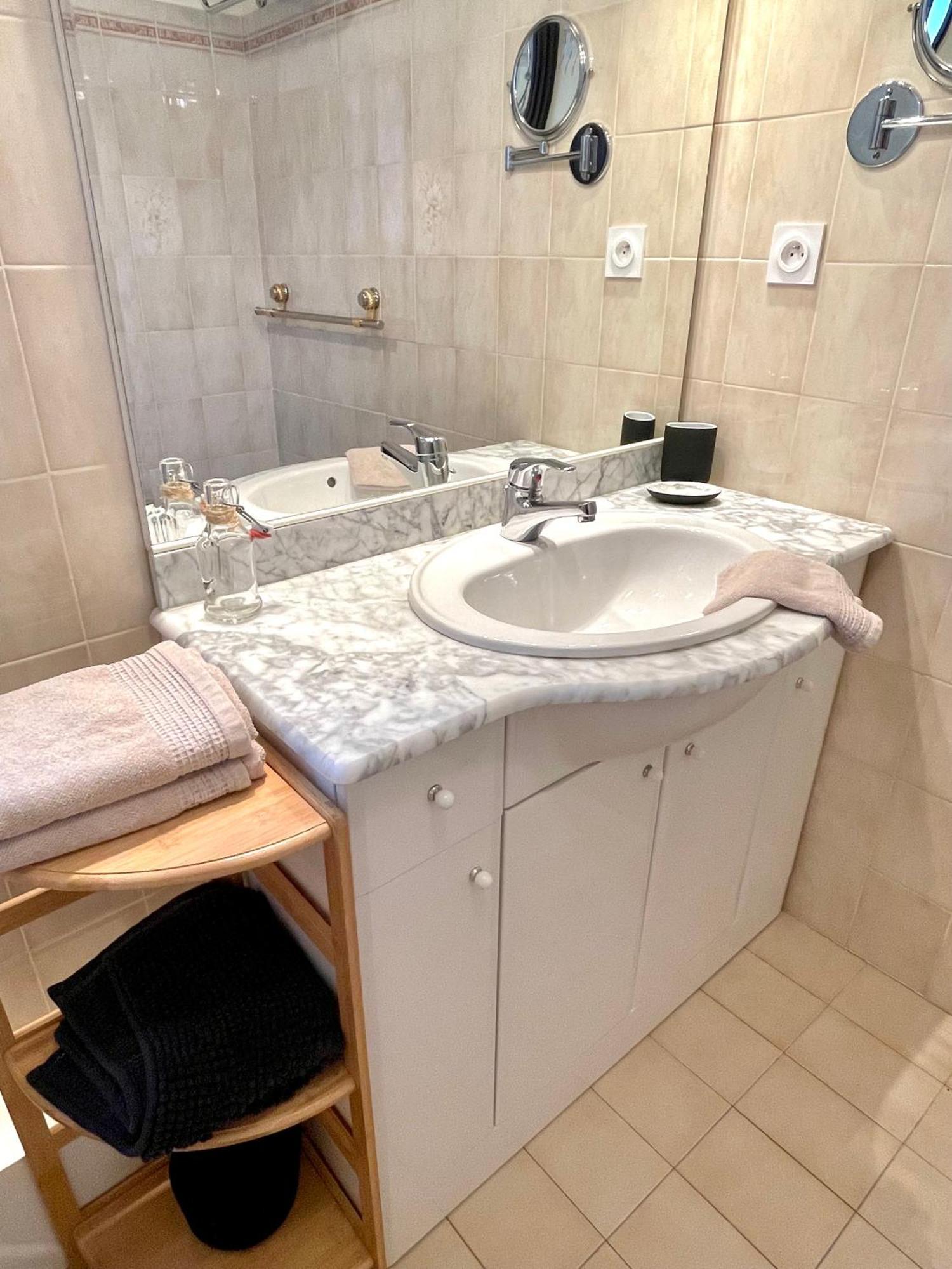 Appartement Plage Et Nature Saint-Raphael  Bagian luar foto